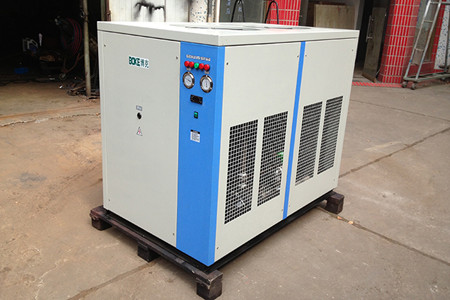 工業(yè)冷水機(jī)多少錢一臺(tái)？